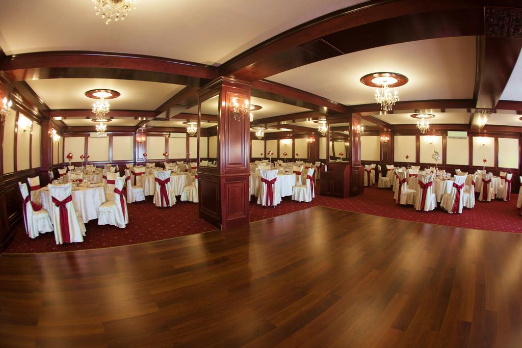 Pensiunea Crystal II Valea Lupului  ภายนอก รูปภาพ